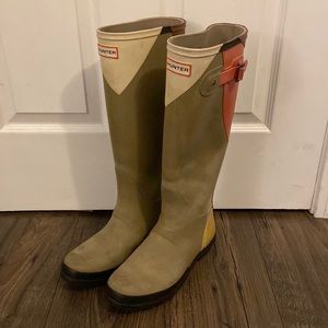 Hunter Tall Rain Boots Size 8 Green